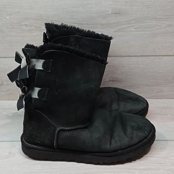 Ugg Australia Women's Baile Back Bow Black Suede Boots Sheepskin Shoes Sz 8
